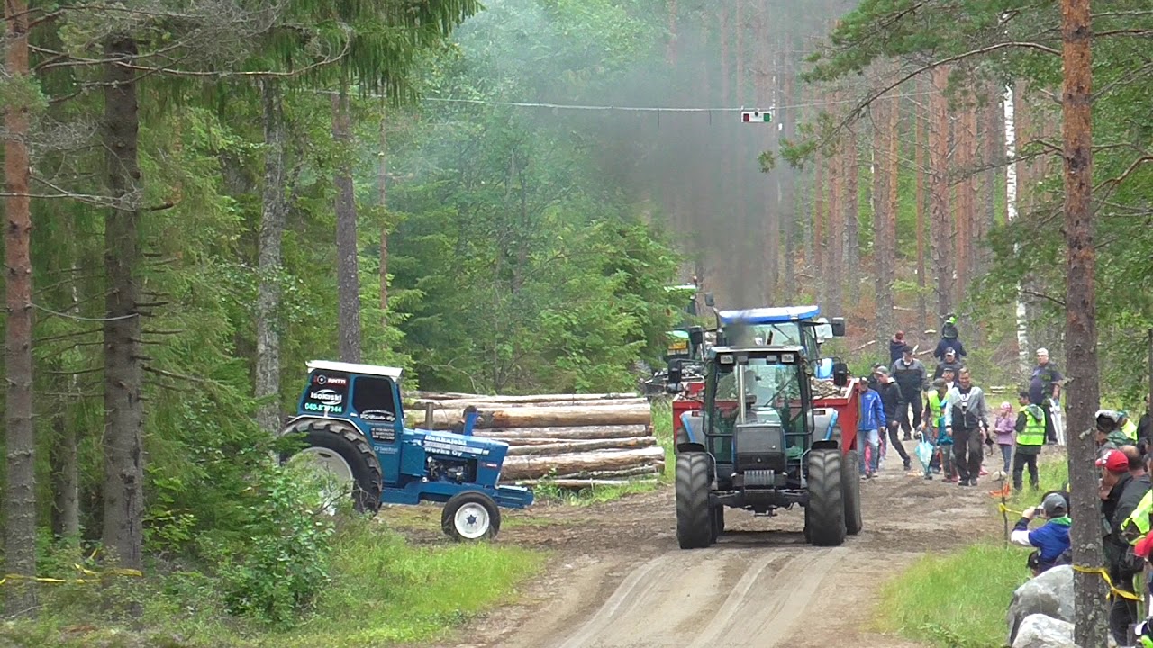 Valtra Valmet 8100 Puskankyl&auml; 2017