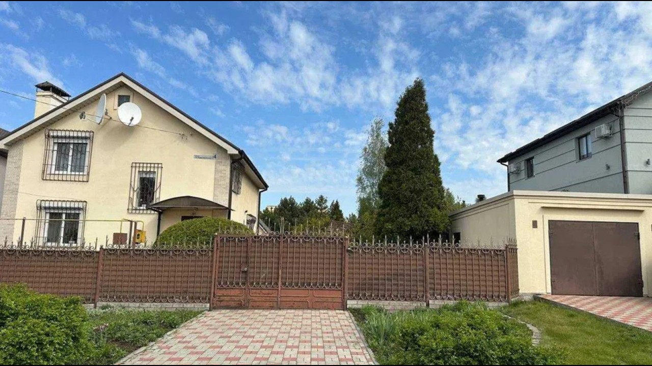 Будинок, у який закохуєшся з першого кроку: 125 м² комфорту та 15 соток ідеального простору!