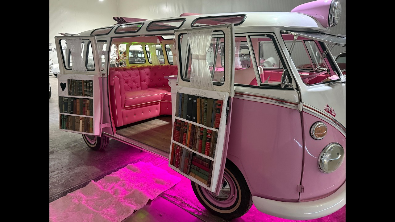 Limusina Rosa Barbie.  https://www.limusinaslevante.com/ Tlf. 670 055 285 . Limusinas Valencia