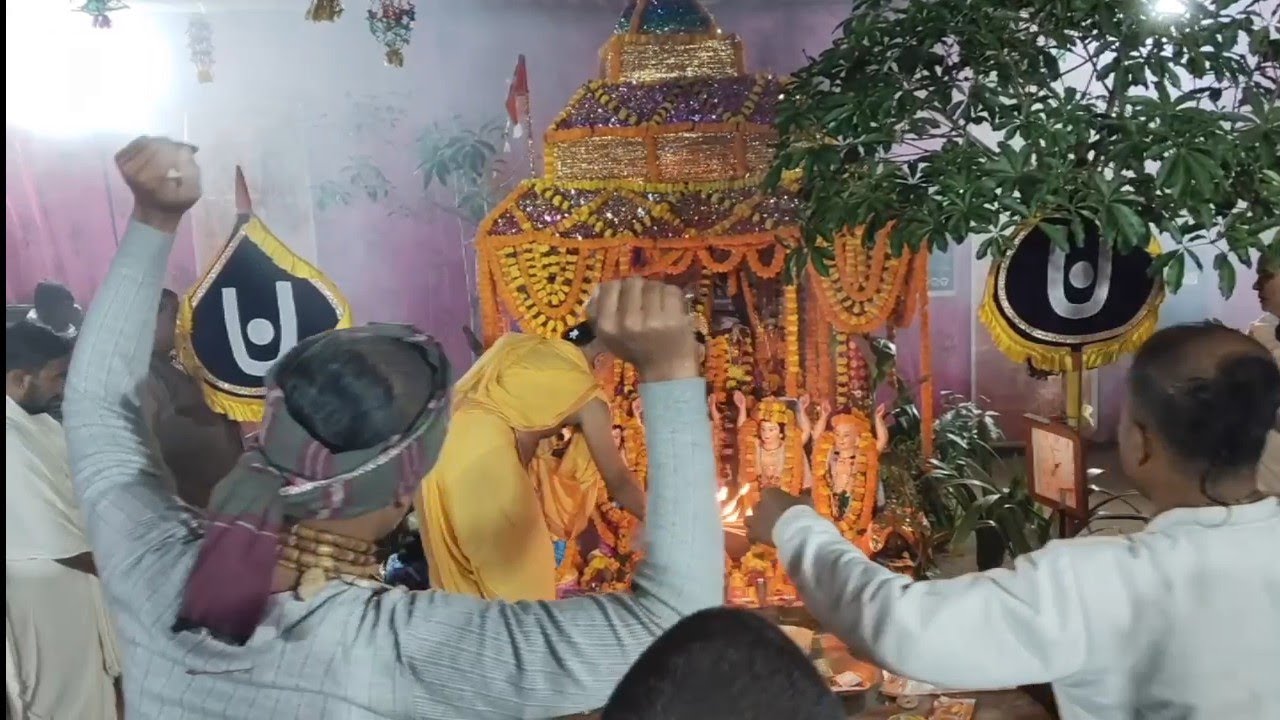 ଭୁବନାନନ୍ଦ🥰🙏🏻 ସନ୍ଧ୍ୟା ଆଳତି ସମୟର କୁଞ୍ଜ ଶୋଭା।#Shree RadhaGopinnath #Babaji Shree Jagannath Das Maharaj