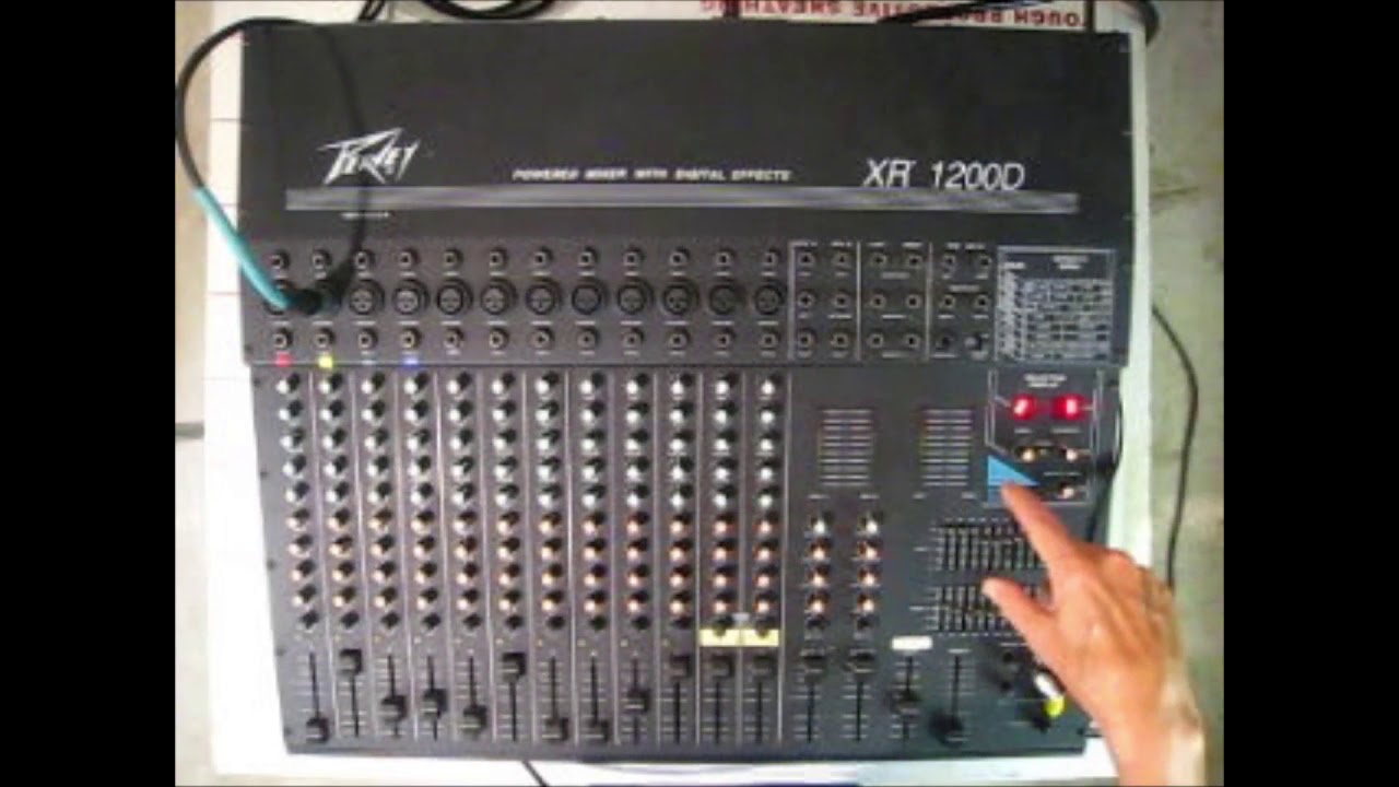 PEAVEY XR1200D DEMO 01 QTHD