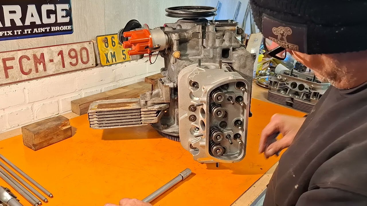 moteur vox 1641,les culasses sont emboitees, ça sent bon tout ça...