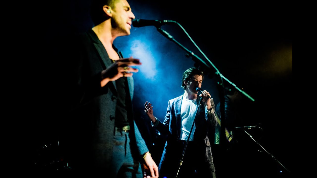 The Last Shadow Puppets-She Does The Woods (Live at Club 69 Studio Brussel 06.04.16)