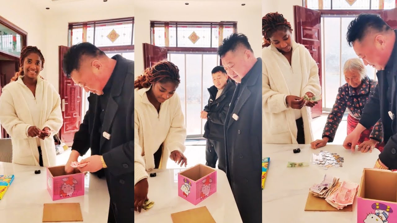 Анжела показала всем деньги из своей копилки!