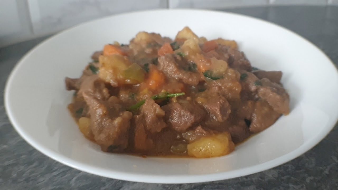 Suqaar Qudaar - Somali Beef Stew With Vegetables