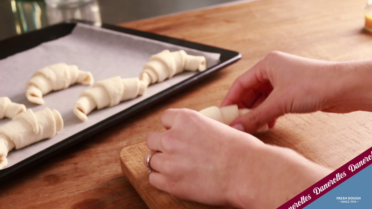 Instruction video: how to roll Danerolles croissants