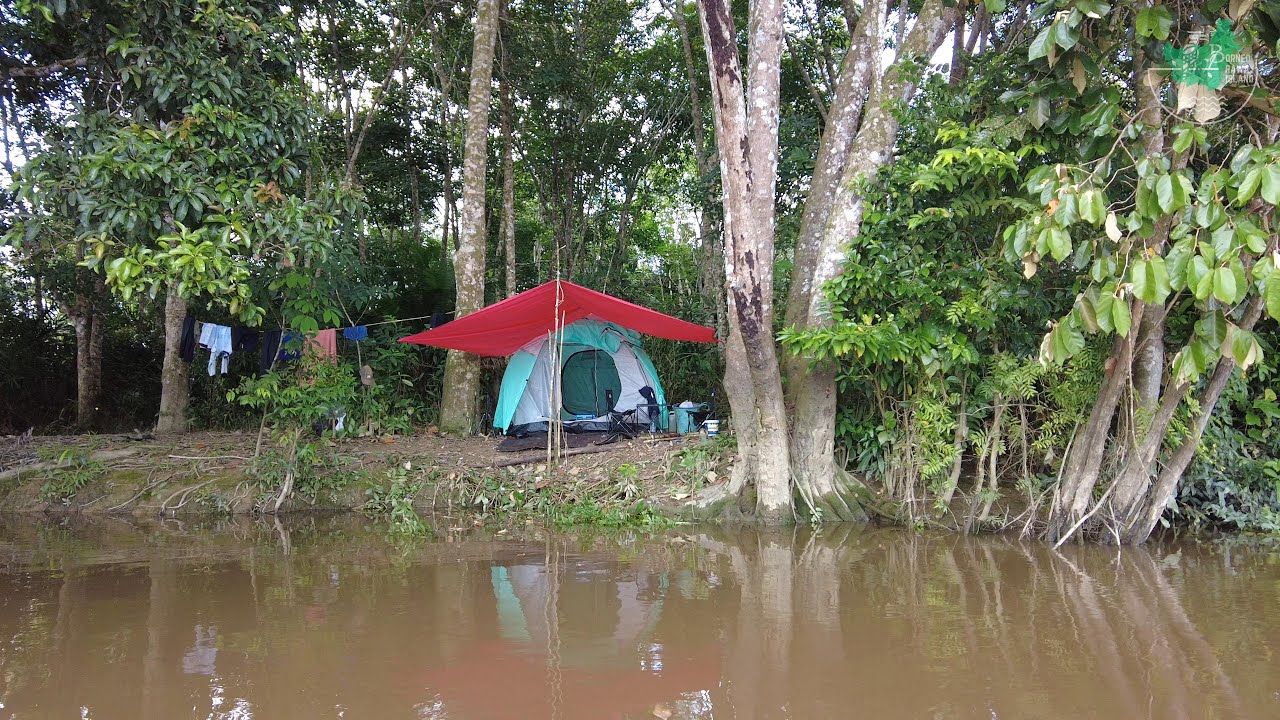 BERMALAM CAMPING DI PINGGIRAN SUNGAI BESAR DAN TARIKAN BAUNG DI SAAT AIR MENGERUH..