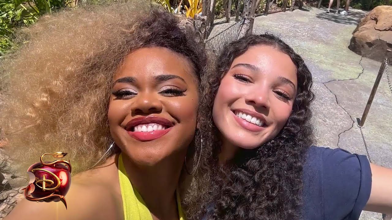 Walt Disney World w/ Dara Renee and Malia Baker | Descendants: The Rise of Red | @disneychannelmusic