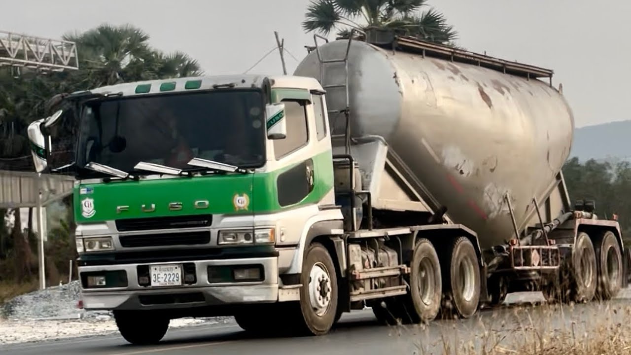 FUSO CEMENT TRUCK TRAILER DRIVING ON THE ROAD,HEAVYVEHICLE TRUCK DRIVER, TRUCK VIDEO DRIVER 