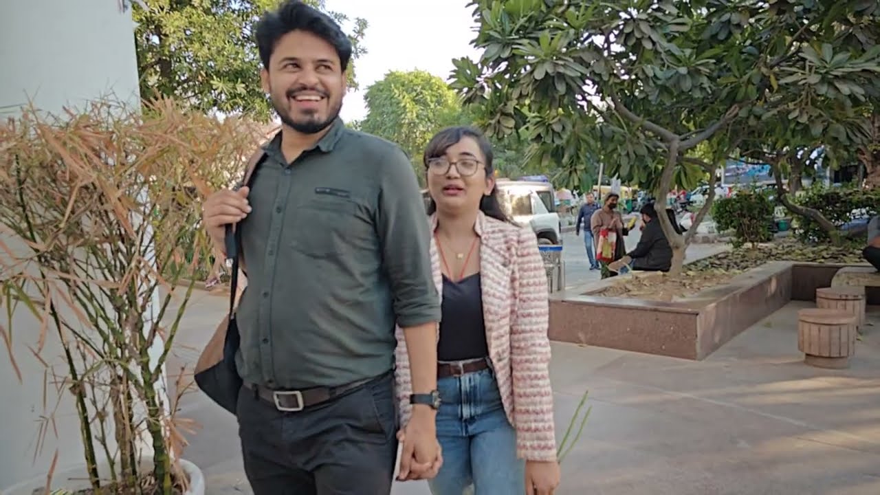 Walking In Delhi In Slow Motion 😍 | Delhi City Life | Street Vibes