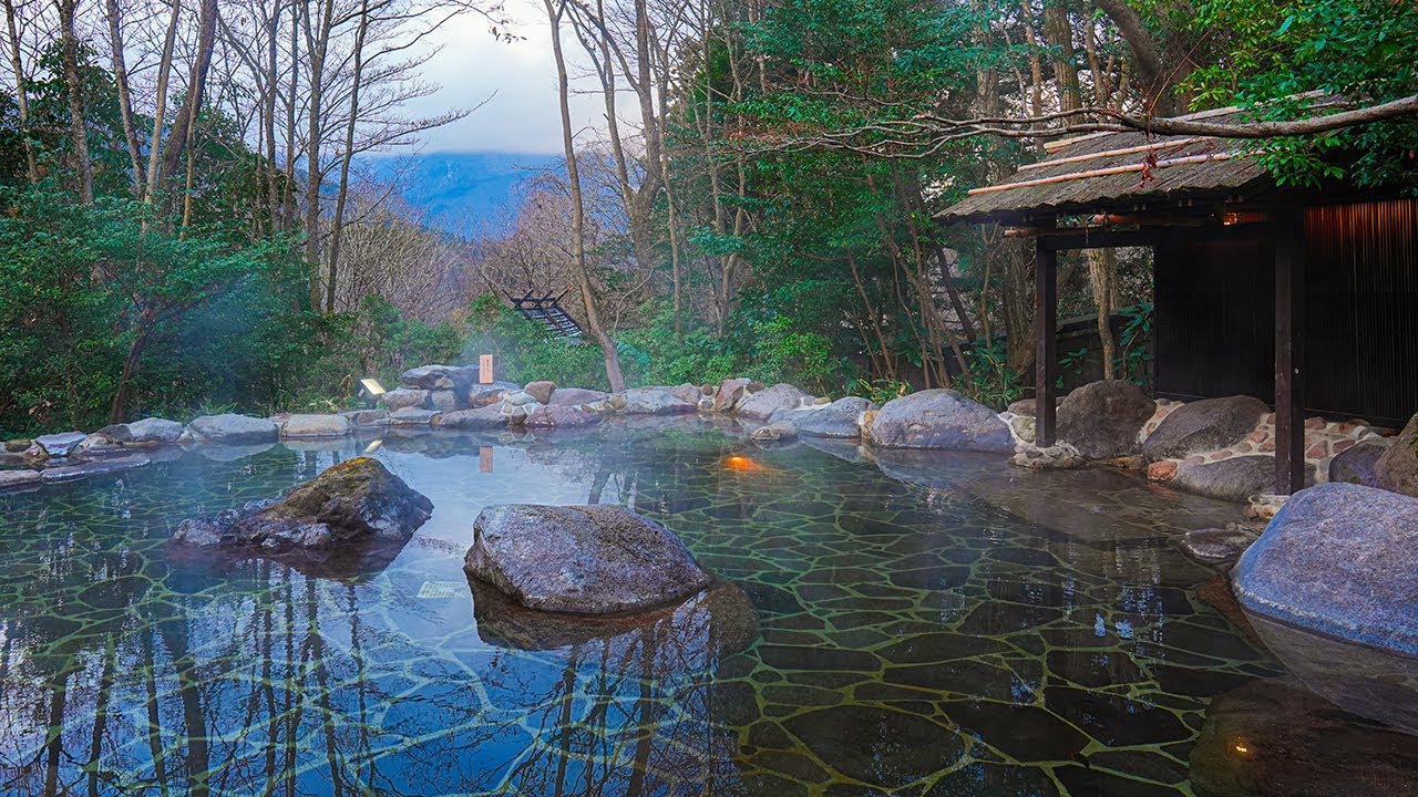 Japan's largest private open-air bath -  Oyado Nihon no Ashitaba Yufuin Onsen / Yufu, Oita | 4K Vlog
