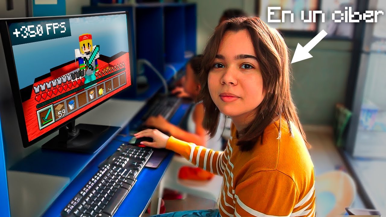 Jugu&eacute; MINECRAFT en un CIBER.