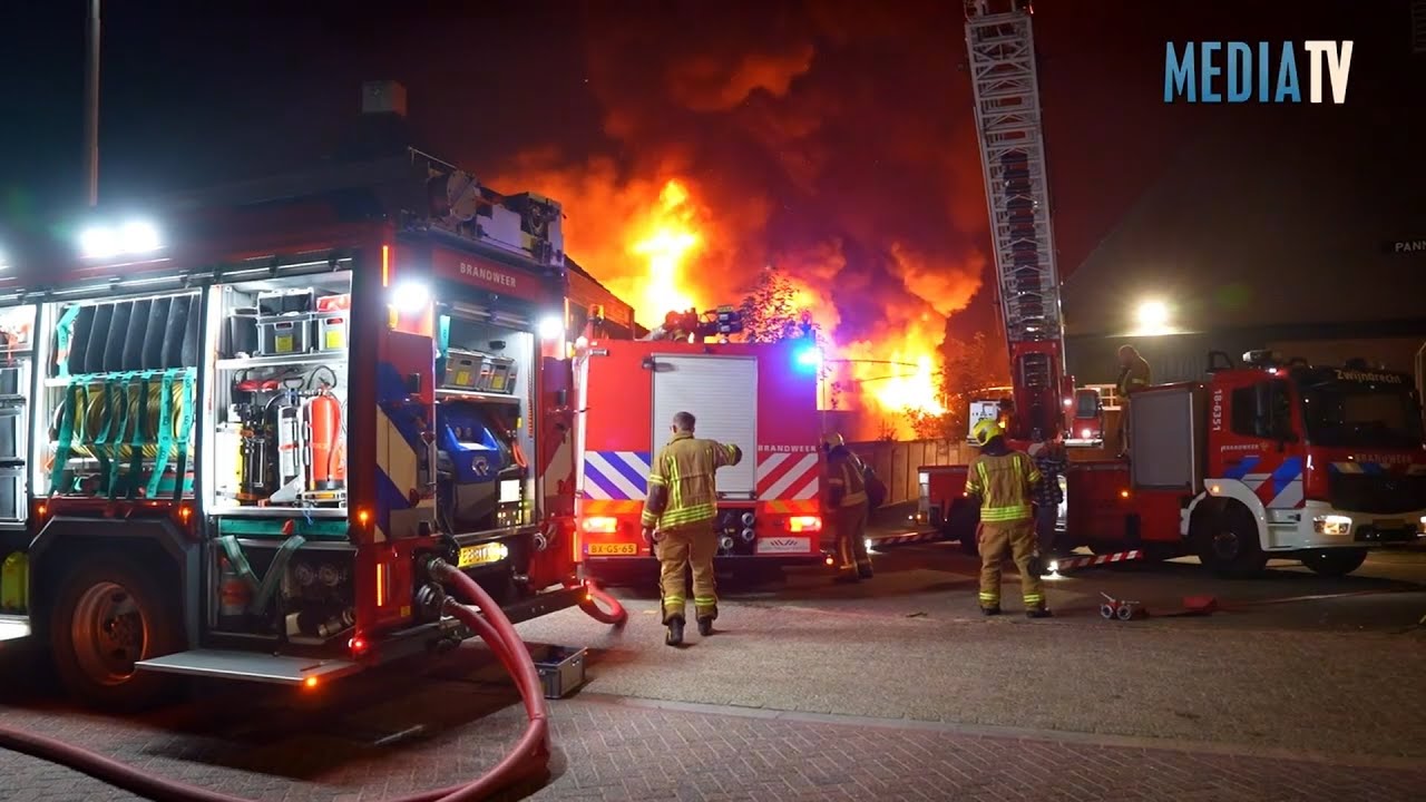 Zeer grote brand verwoest restaurant en partycentrum De Theetuin Pruimendijk Ridderkerk