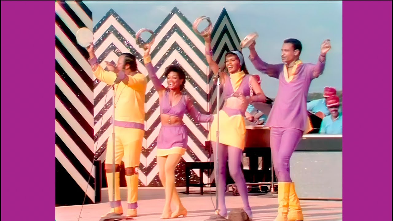 The 5th Dimension • “Shake Your Tambourine” • 1968 [Reelin' In The Years Archive]