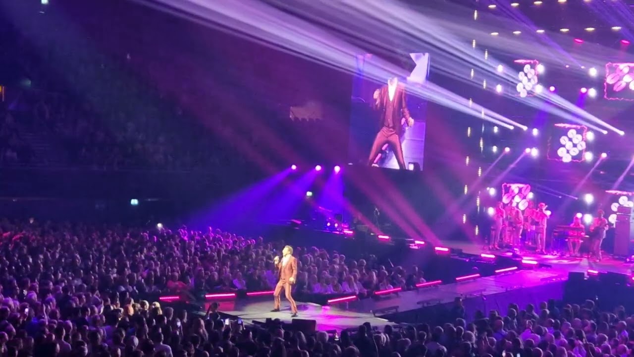 Bouke & the EMB (Viva Las Vegas Show 20-04-25/Ziggodome) Cry To Me/ Kiss