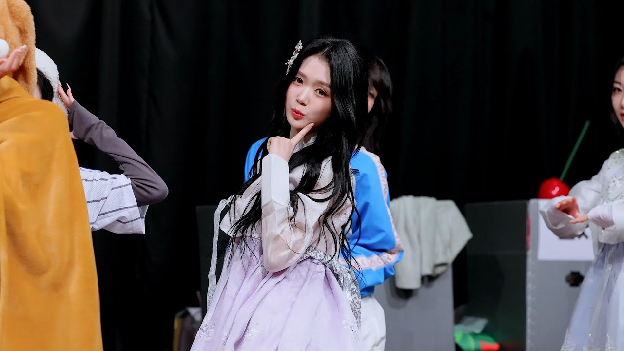 [4K] 250125 tripleS 트리플에스 VV 공유빈 - Hit the Floor 직캠 fancam @에버라인 팬사인회