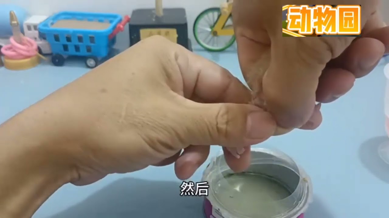 小鸟积食的两种解决办法。不知道各位网友是怎么解决的，欢迎留言。