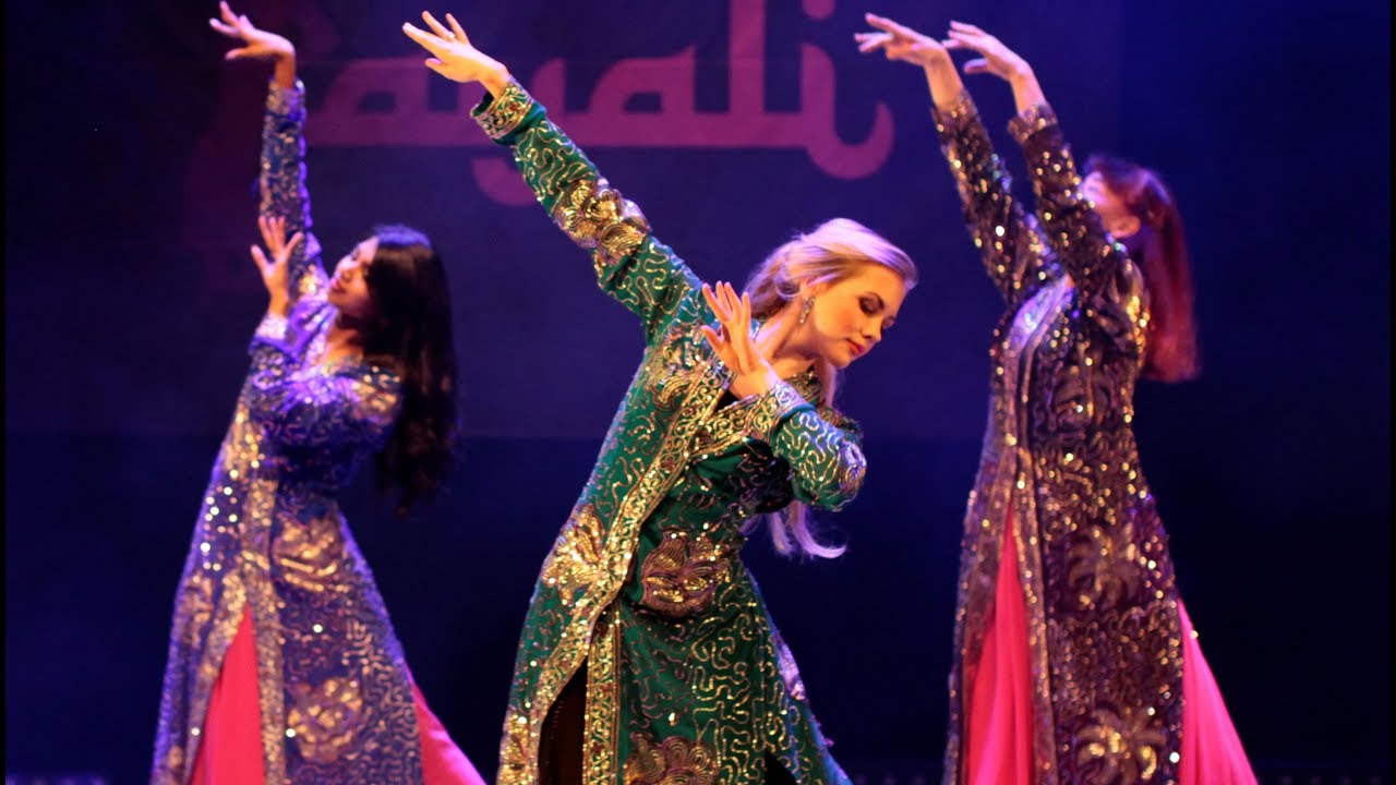 Classical persian dance to Sayyad with Agnes' students at Layali, Sweden 2016