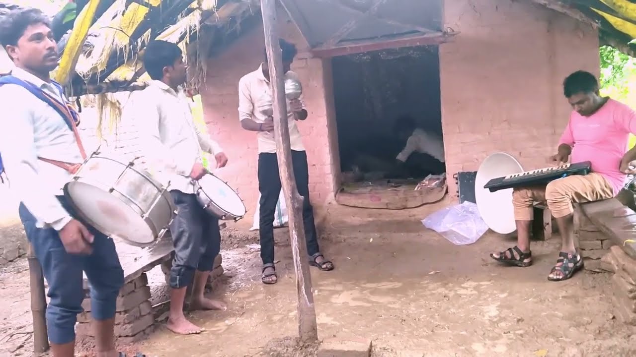 बैंड बाजा का धुन बहुत अच्छा लगा 