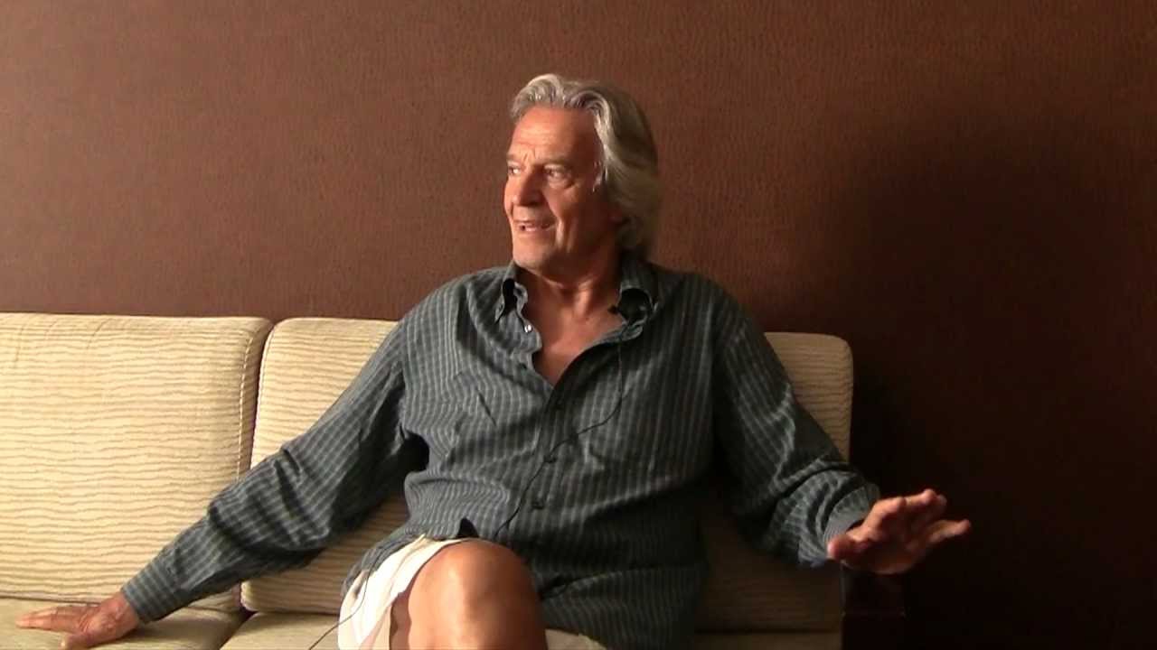 John McLaughlin: Piece 1: Miles Davis' Walkin'