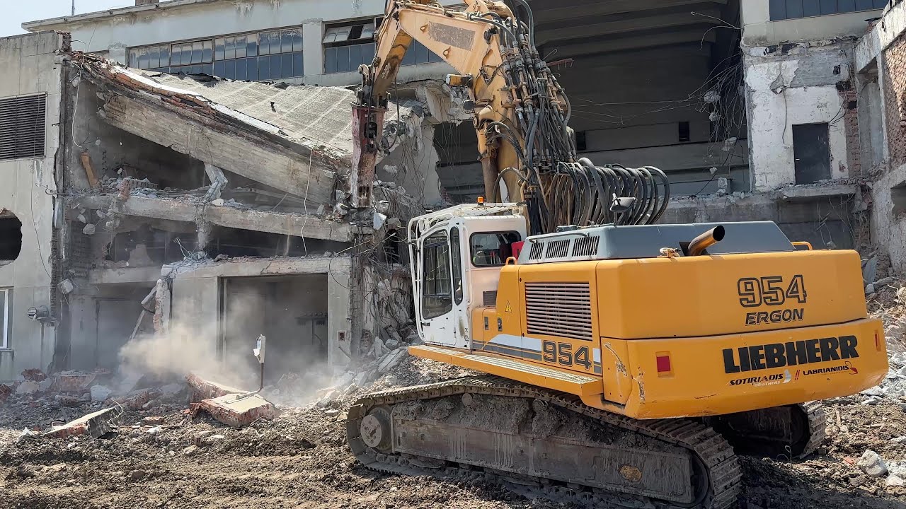 Liebherr 954 Excavator Working With Hydraulic Hammer On Demolition Site - Sotiriadis/Labrianidis 4k