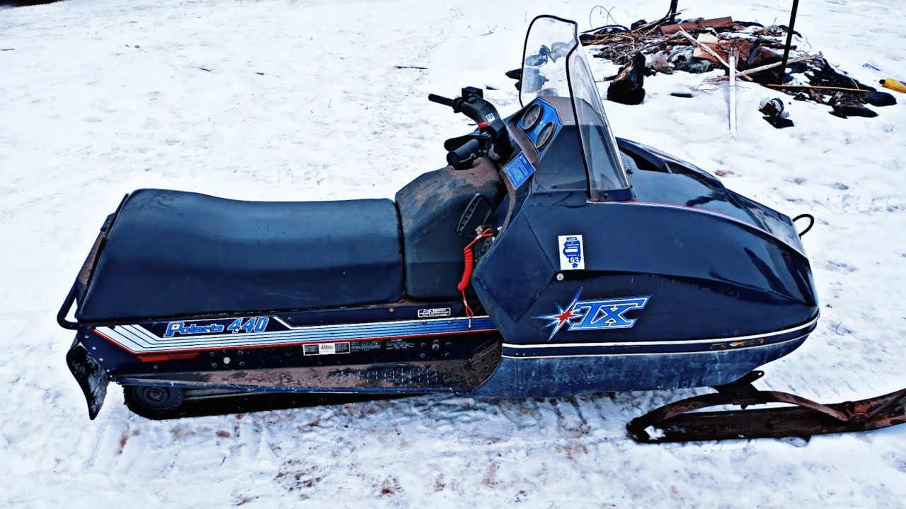 Old Polaris Snowmobile First Ride in Over 20 Years. Hasn't Moved Since 1993...
