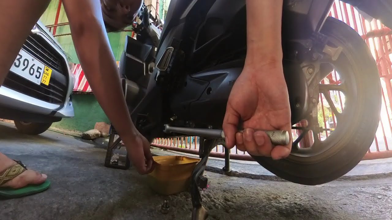 TripNaTrip | Honda Click Vario 160 DIY Changeoil
