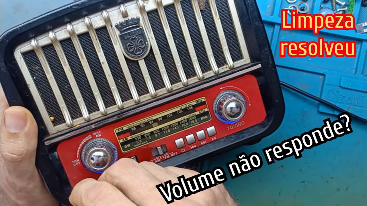 Rádio não abaixa volume e nem aumenta, já liga no volume máximo, depois ficou mudo sem som, ué !?
