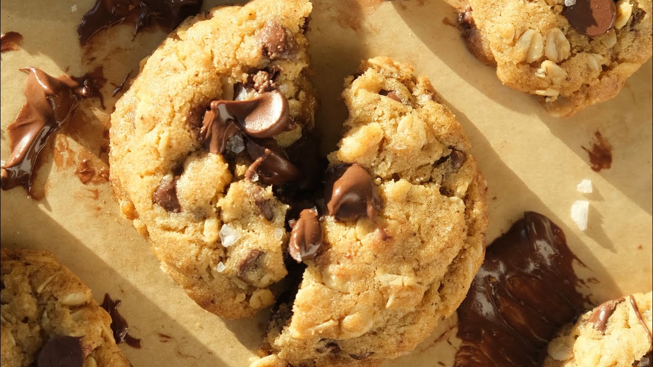 How to make the best oatmeal chocolate chip cookies 