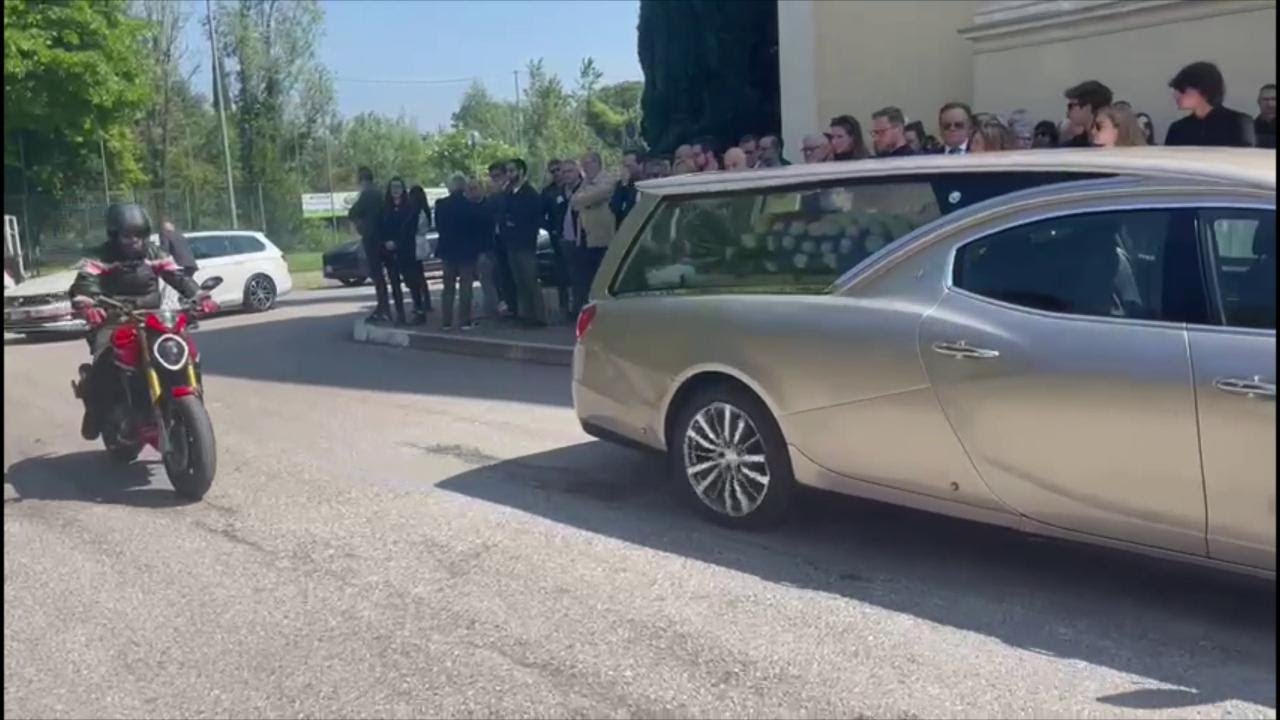 Tragedia sul Montello, corteo di moto per l'addio ad Antonio. Un amico: 