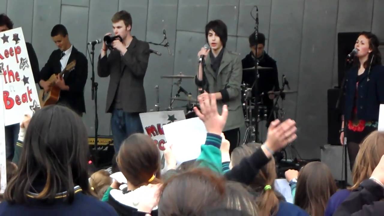 Bobby Andonov Sings 'Come Play Your Part'