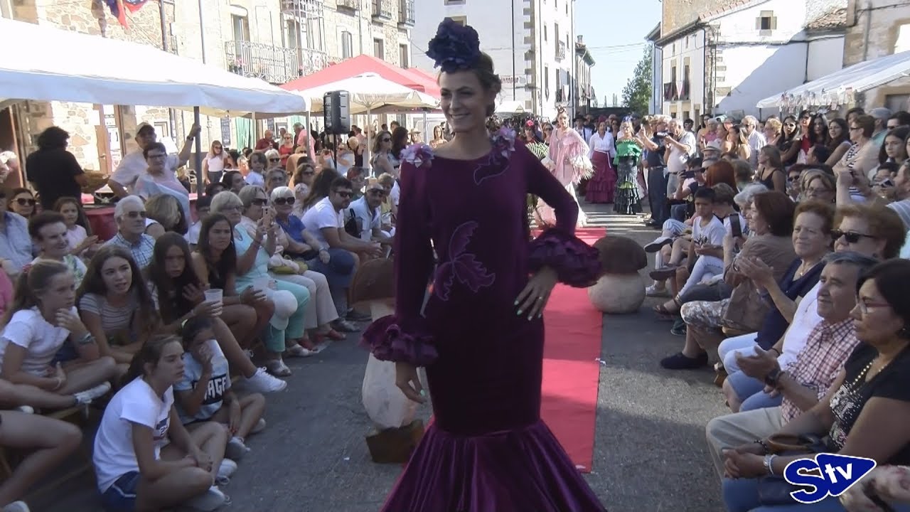 Desfile de moda flamenca en Almarza