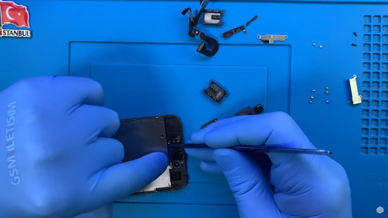 Замена iPhone 7 и фронтальной камеры