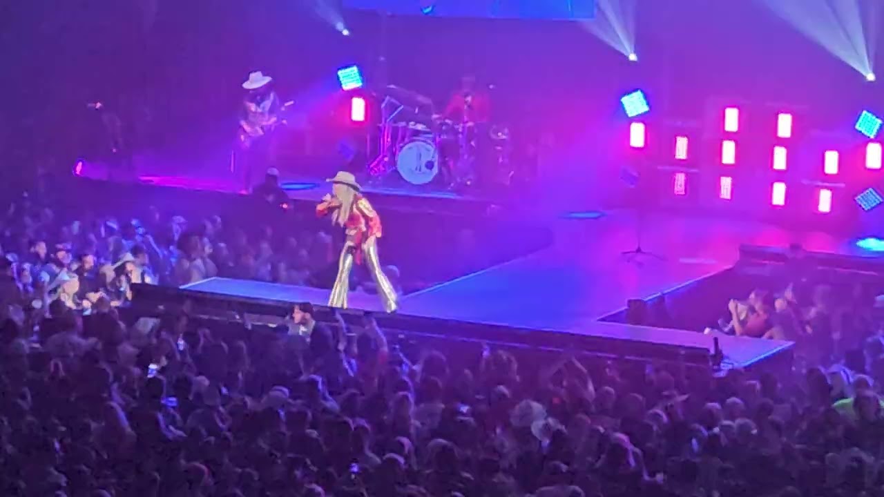 Lainey Wilson - Atta Girl - Live in Nashville - 10/27/2023