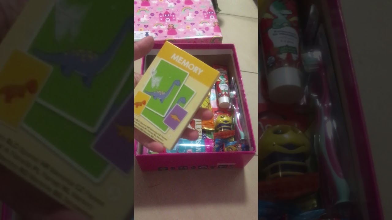 Geschenk mit Herz 2021 Päckchen packen Weihnachten Geschenke im Schuhkarton Mädchen 3-6 jahre
