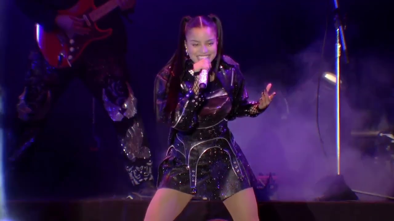 SHOW EMILIA PILAR HD