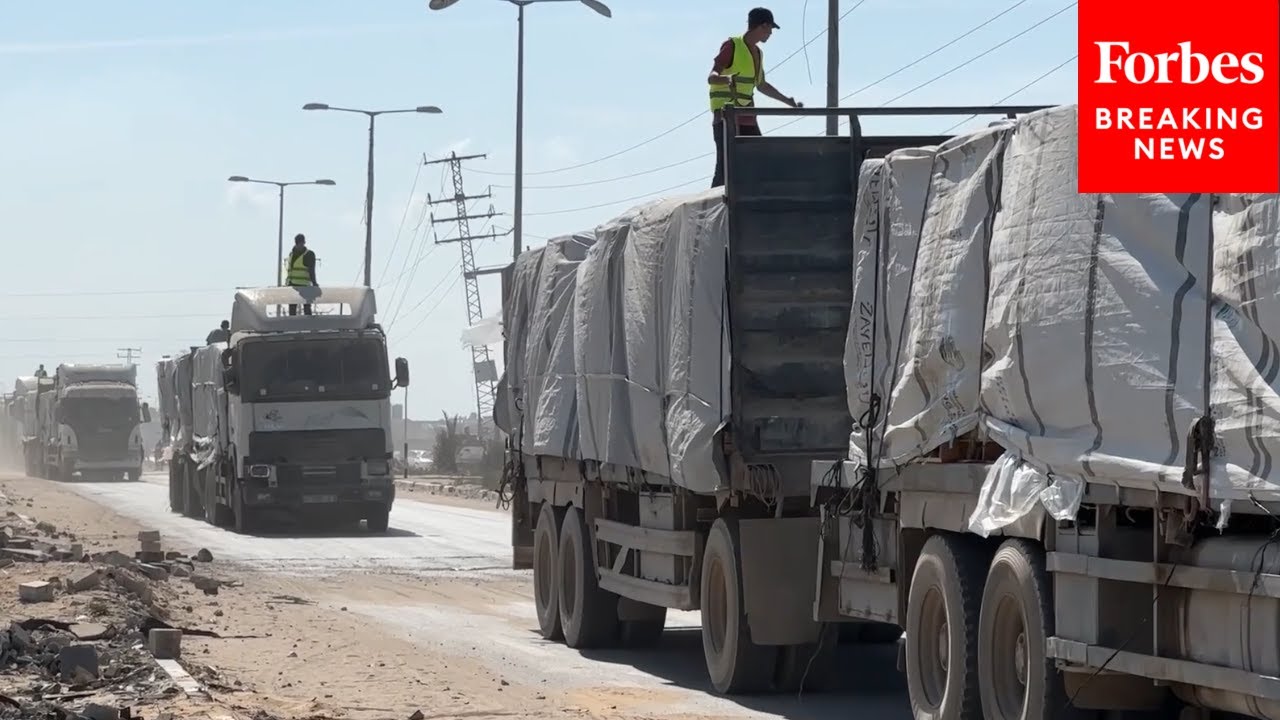 Humanitarian Aid Trucks Pour Into Gaza Through Kissufim Crossing