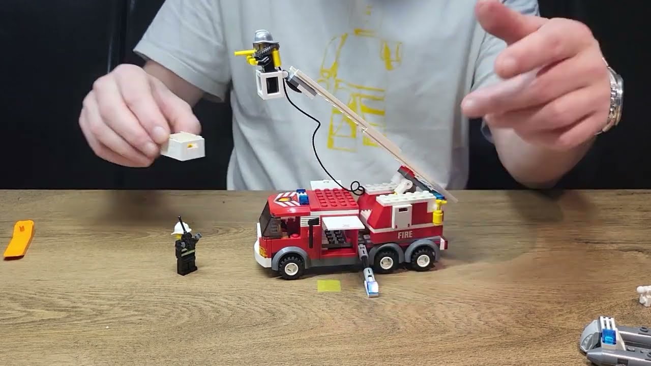 Lego 7239  Fire Truck assembly