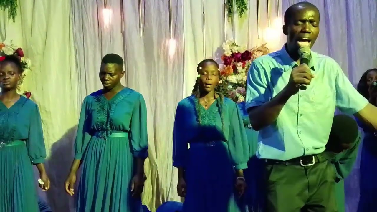 Worship with pr zedde @ xmass night of worship @beraichah worship ministries international.
