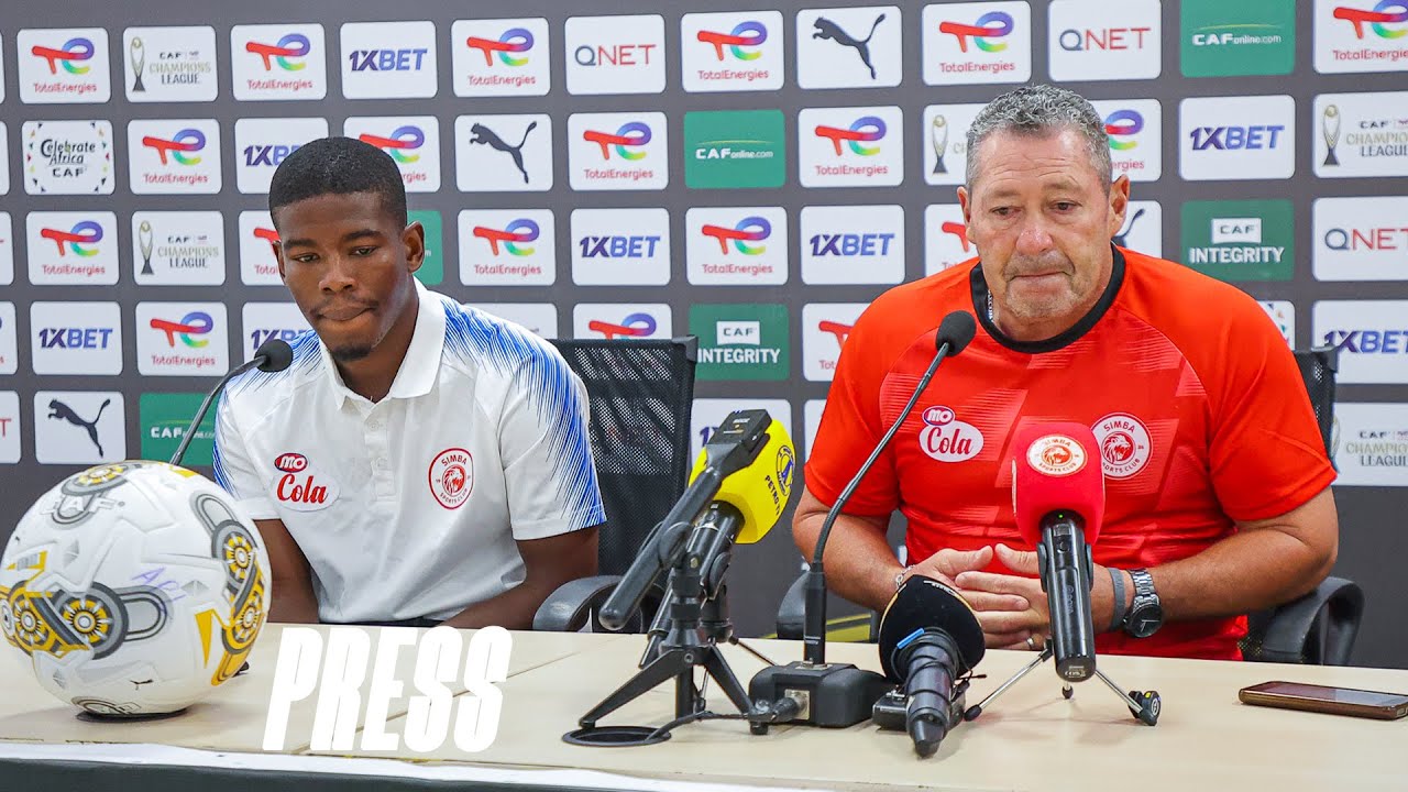 KOCHA STEVE BARKER NA NEO MAEMA WAKIZUNGUMZA KUELEKEA MCHEZO DHIDI YA PETRO DE LUANDA