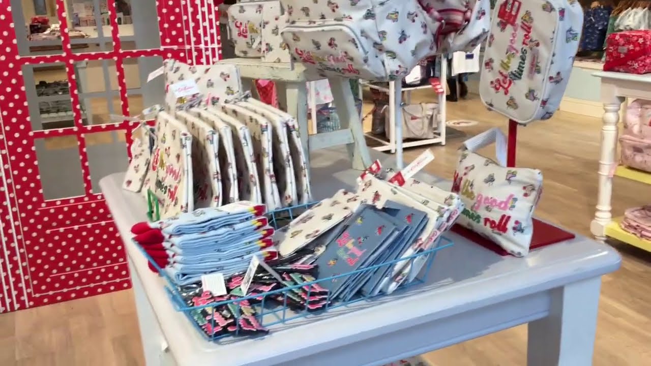 Window Shopping in Cath Kidston Outlet Part 1 #CathKidston #ShoppingOutlet #bags