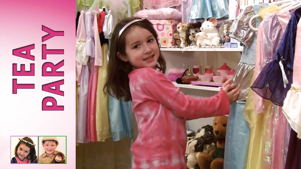 Fuzzles' Tea Party Part 1: Rosie's Boutique