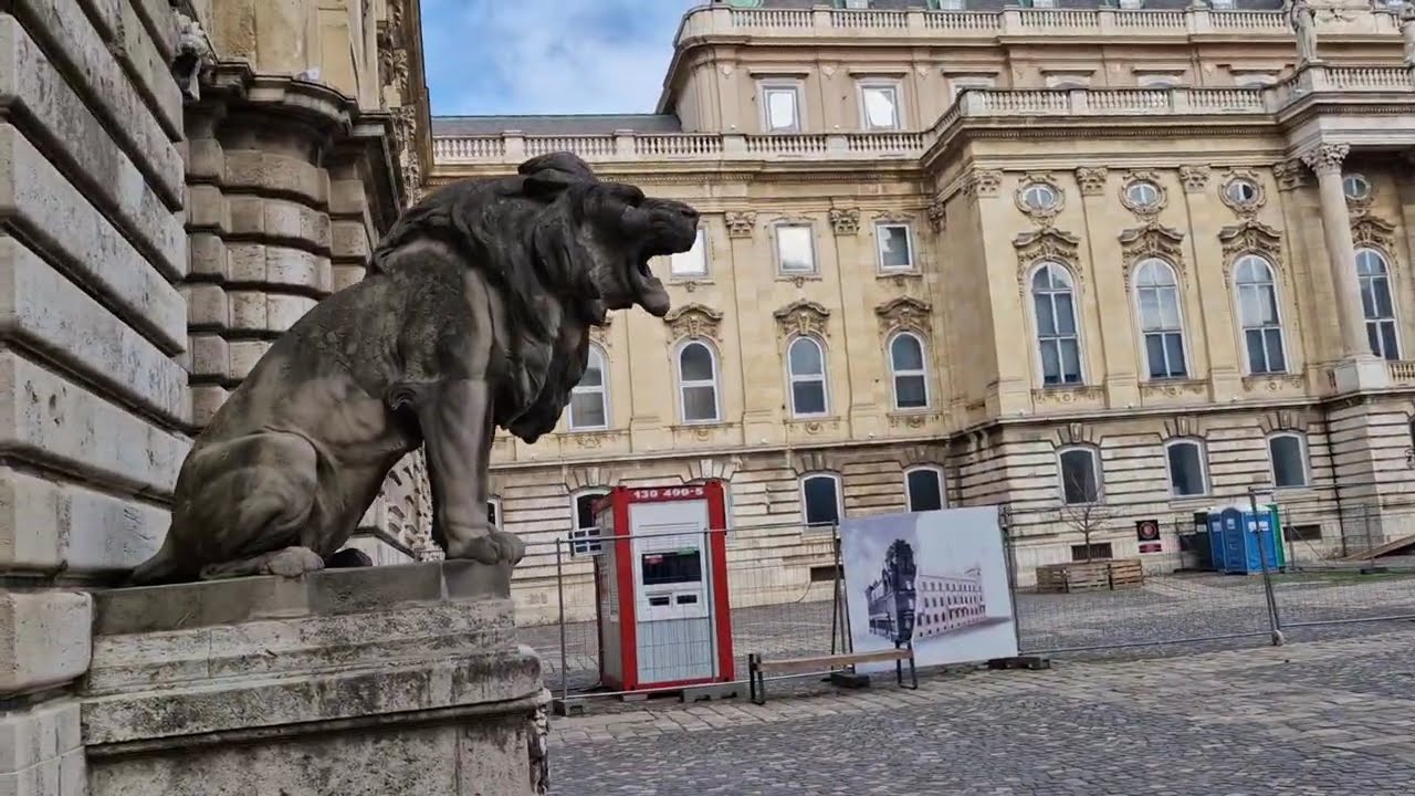 Várban a Szent István terem felé