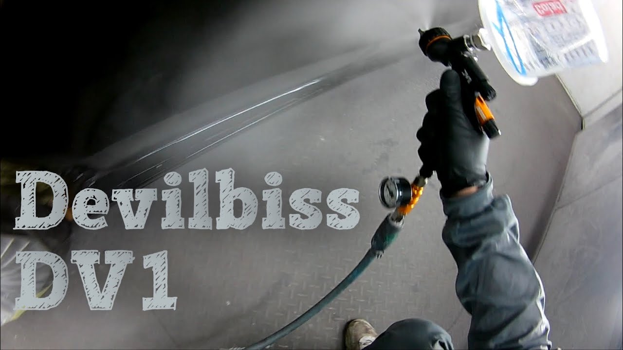 Spraying clearcoat with The Devilbiss DV1 Clear #devilbiss #DV1 #DevilbissDV1