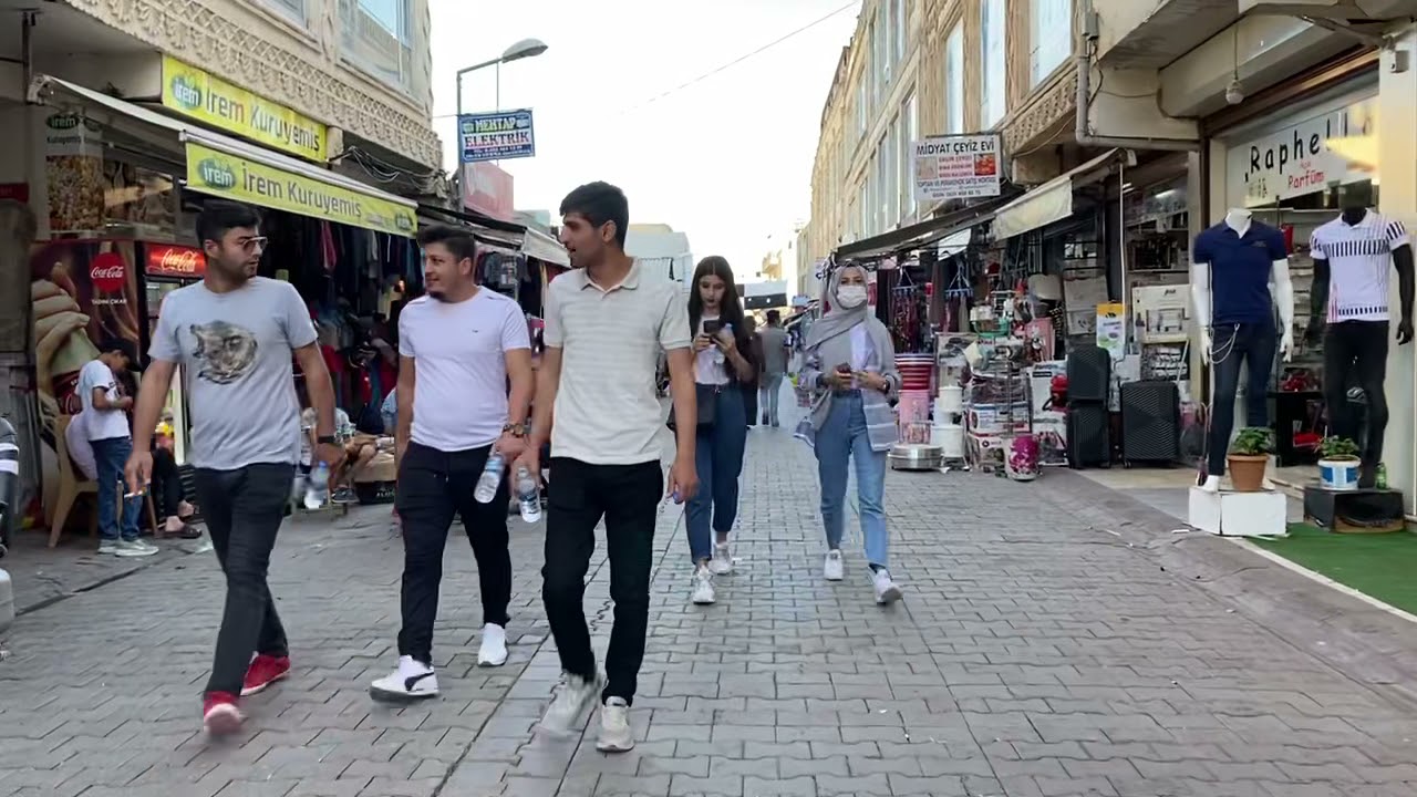 Midyat ikinci cadde çarşısı