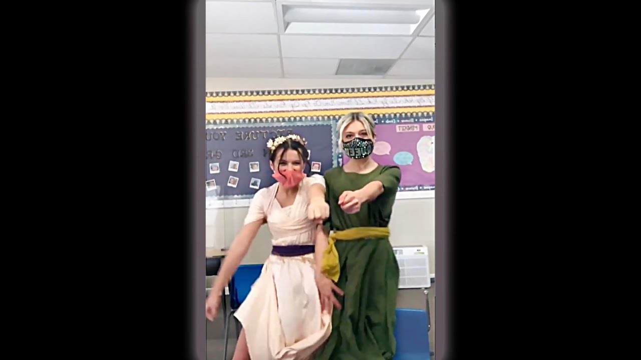 Hayley LeBlanc&rsquo;s Newest TikTok With The Chicken Girls