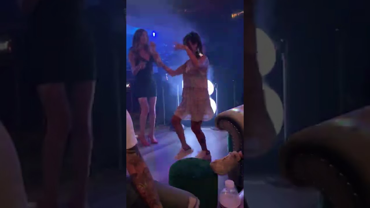 Girls In Cali Bar