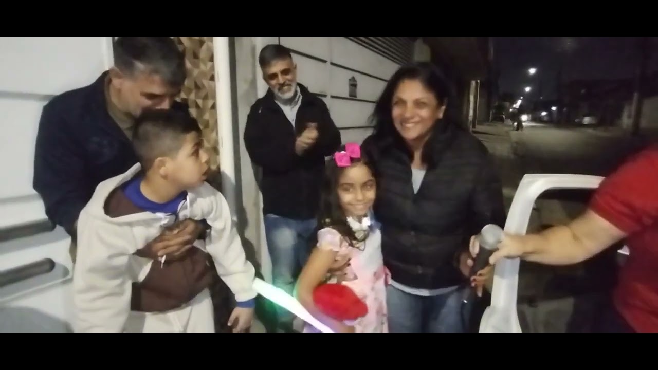 Yasmin recebeu todo o carinho dos seus pais no dia do seu aniversário 7 anos de vida