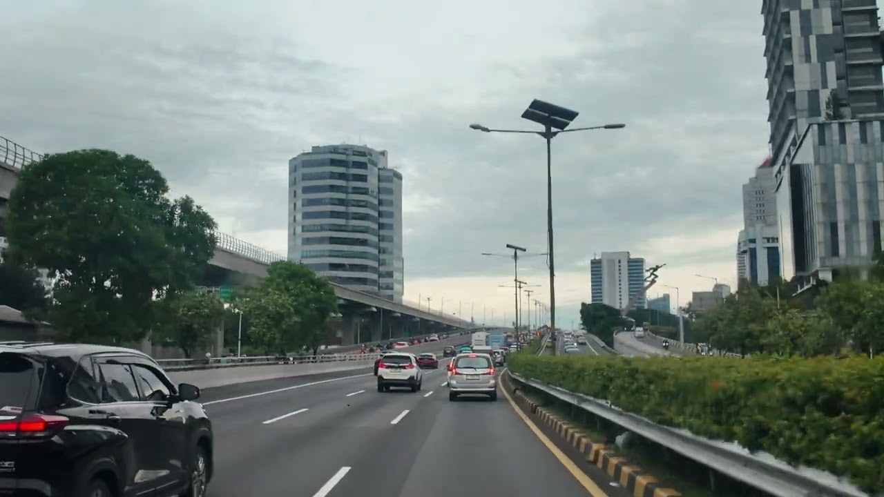 Situasi lalu lintas Tol Dalam Kota, 28 Desember 2025 #4K 