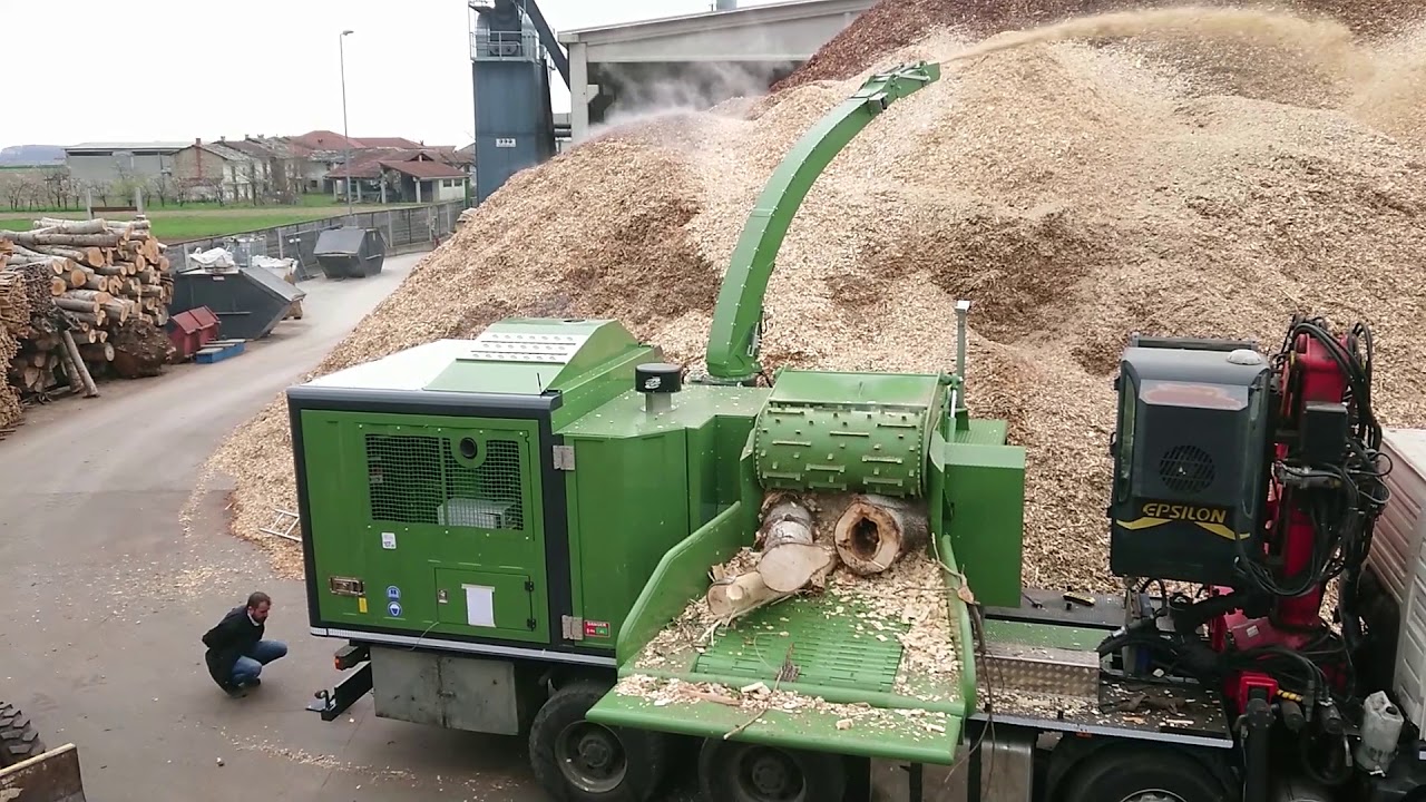 PEZZOLATO PTH 1200/820 M - Cippatore a tamburo/Drum chipper driven by 700 hp VOLVO autonomous engine